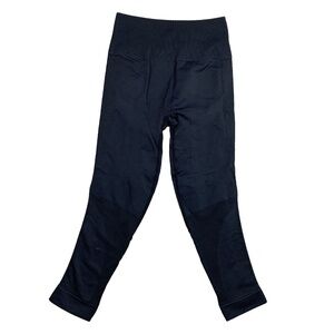 Lululemon Size 4/6? Black Capri Leggings With Ribbed Details Black Leg Logo